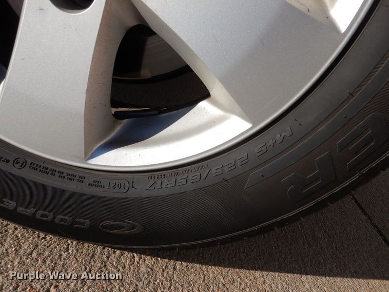 image for item MT9998 2011 Dodge Journey  SUV