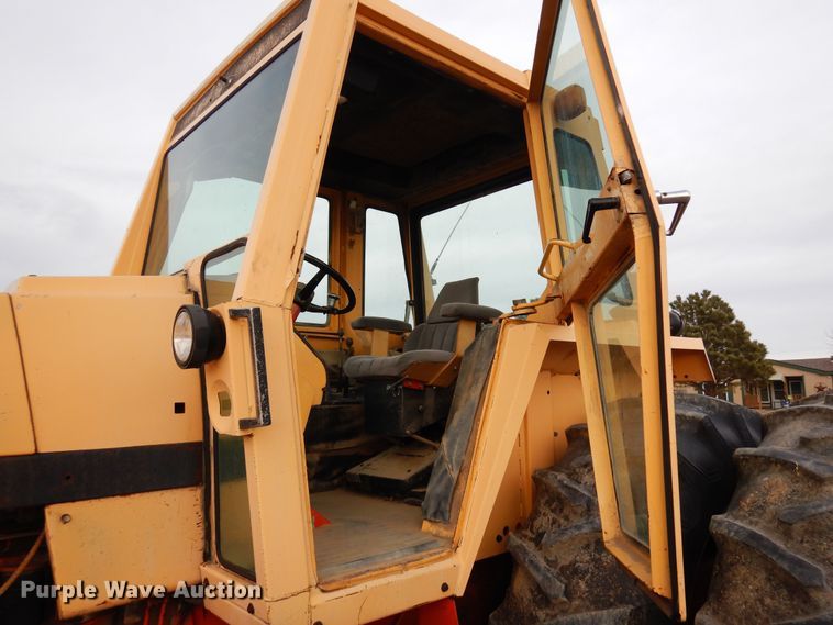 image for item DF8285 1973 Case 1370  tractor