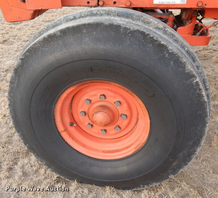 image for item DF8285 1973 Case 1370  tractor