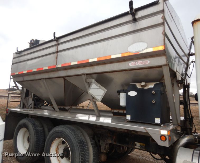 image for item DK7565 2000 Mack CH613 fertilizer delivery truck