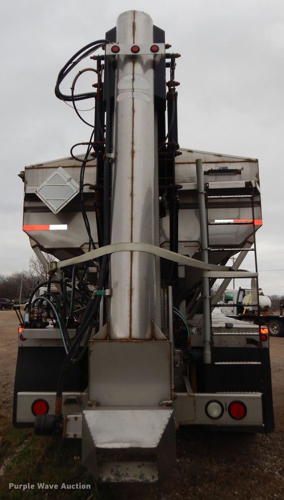 image for item DK7565 2000 Mack CH613 fertilizer delivery truck