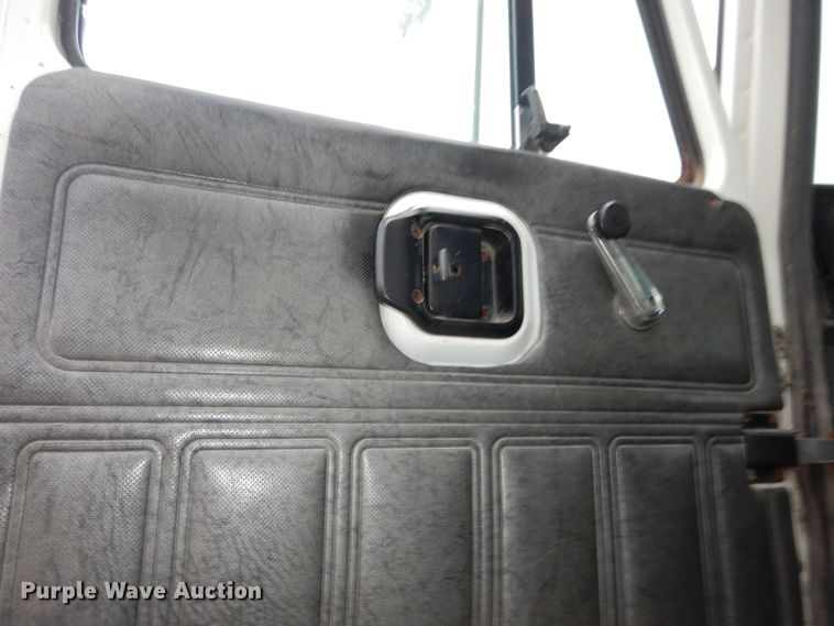 image for item DK7565 2000 Mack CH613 fertilizer delivery truck