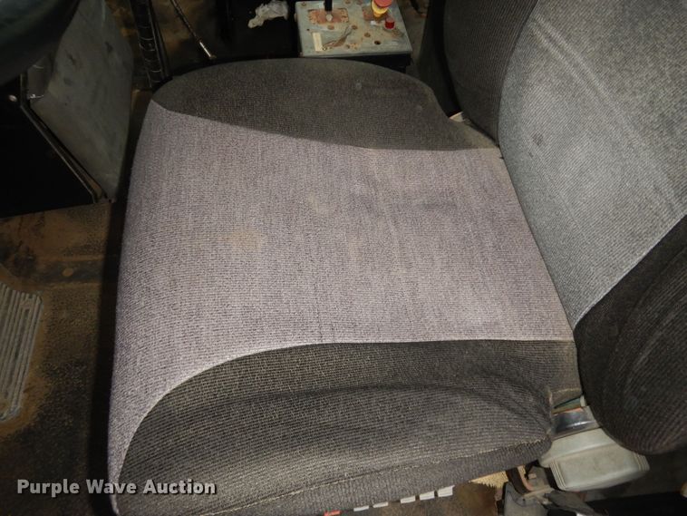 image for item DK7565 2000 Mack CH613 fertilizer delivery truck