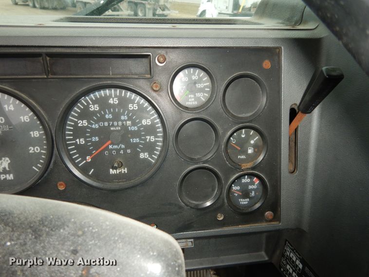 image for item DK7565 2000 Mack CH613 fertilizer delivery truck