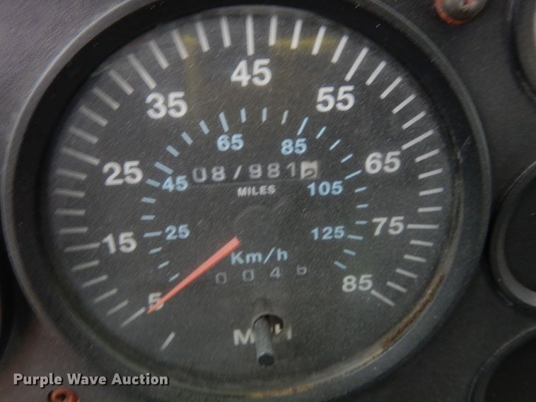 image for item DK7565 2000 Mack CH613 fertilizer delivery truck