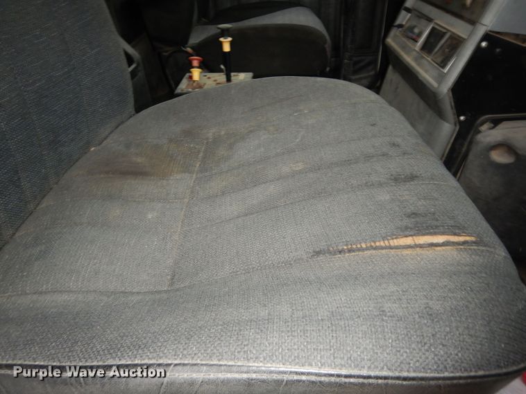 image for item DK7565 2000 Mack CH613 fertilizer delivery truck