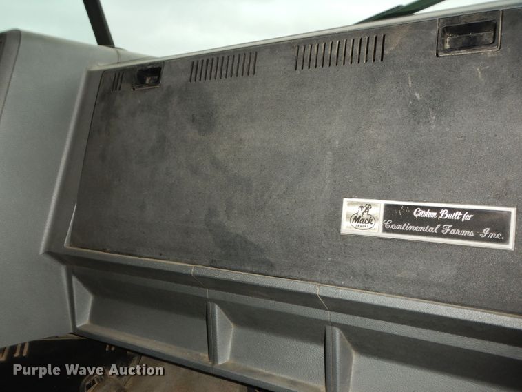 image for item DK7565 2000 Mack CH613 fertilizer delivery truck