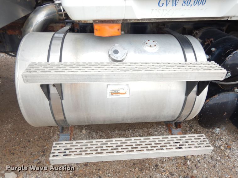 image for item DK7565 2000 Mack CH613 fertilizer delivery truck