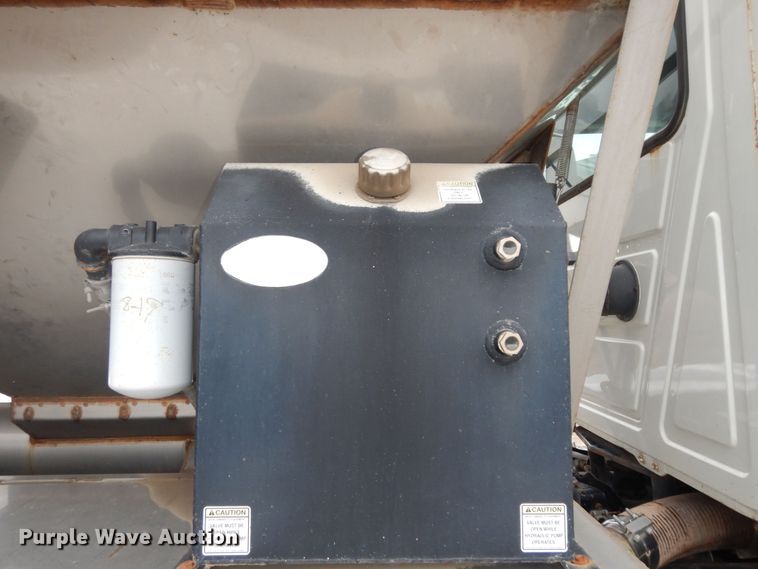 image for item DK7565 2000 Mack CH613 fertilizer delivery truck