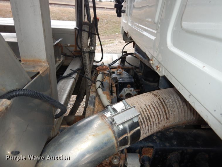 image for item DK7565 2000 Mack CH613 fertilizer delivery truck