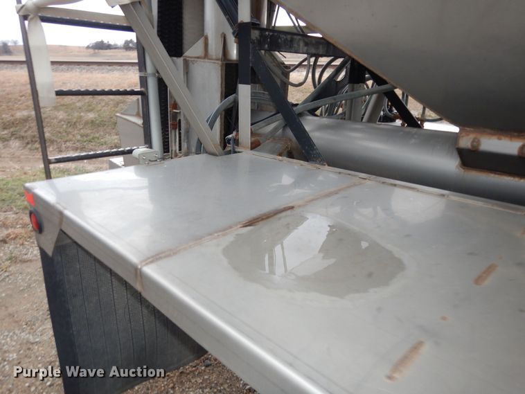 image for item DK7565 2000 Mack CH613 fertilizer delivery truck