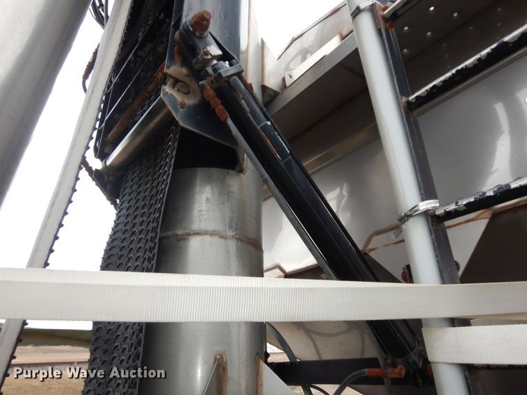 image for item DK7565 2000 Mack CH613 fertilizer delivery truck