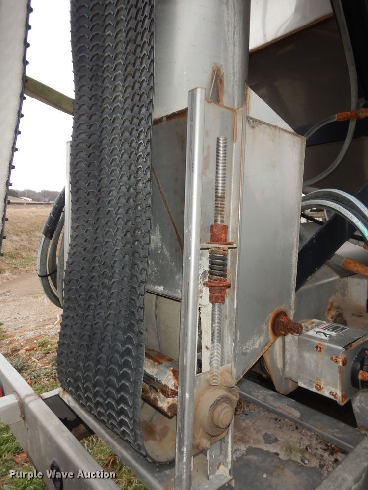 image for item DK7565 2000 Mack CH613 fertilizer delivery truck