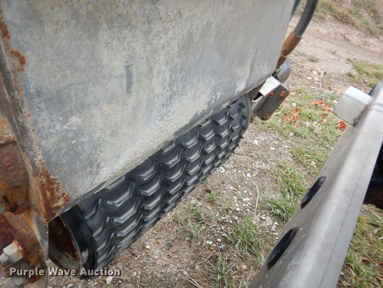 image for item DK7565 2000 Mack CH613 fertilizer delivery truck