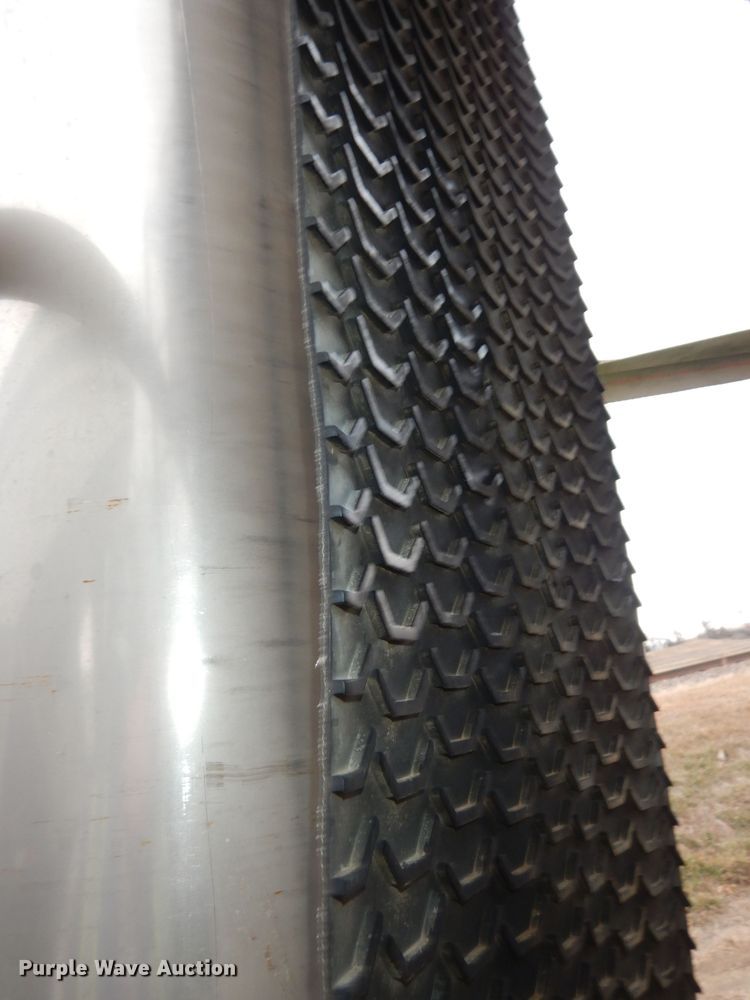 image for item DK7565 2000 Mack CH613 fertilizer delivery truck