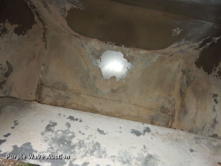 image for item DK7565 2000 Mack CH613 fertilizer delivery truck