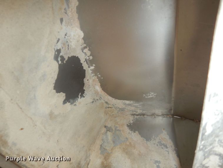 image for item DK7565 2000 Mack CH613 fertilizer delivery truck