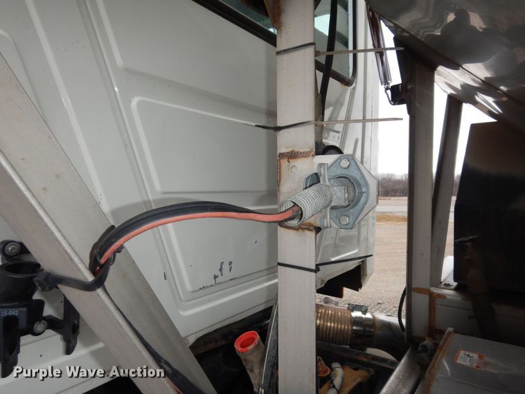 image for item DK7565 2000 Mack CH613 fertilizer delivery truck