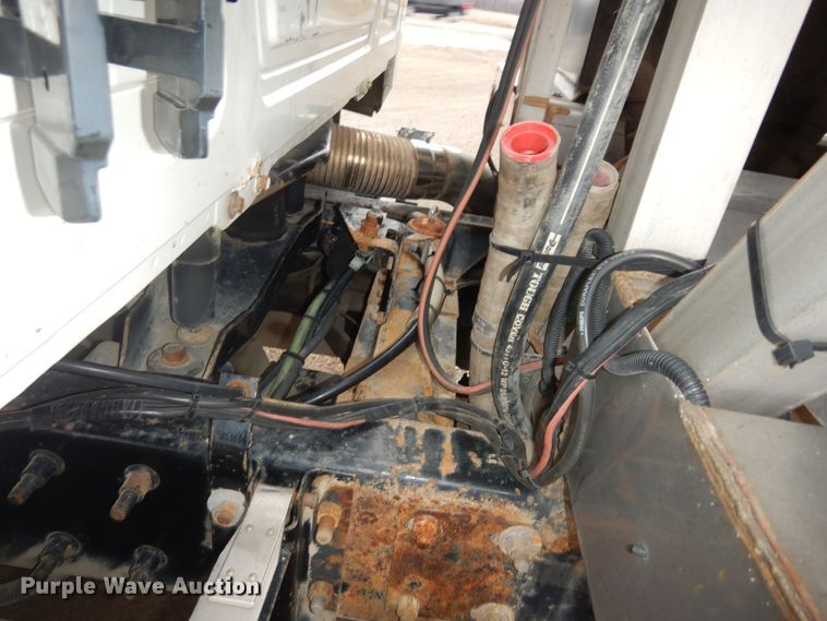 image for item DK7565 2000 Mack CH613 fertilizer delivery truck