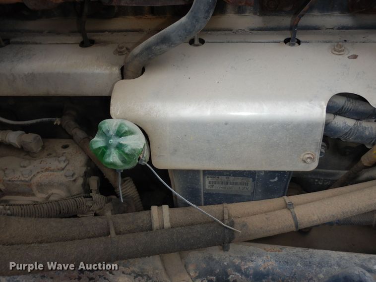 image for item DK7565 2000 Mack CH613 fertilizer delivery truck