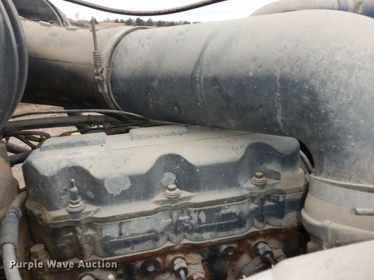 image for item DK7565 2000 Mack CH613 fertilizer delivery truck