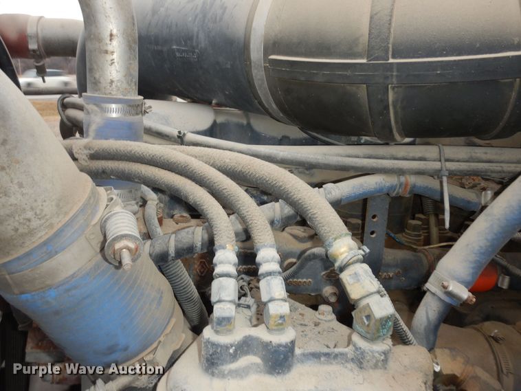 image for item DK7565 2000 Mack CH613 fertilizer delivery truck