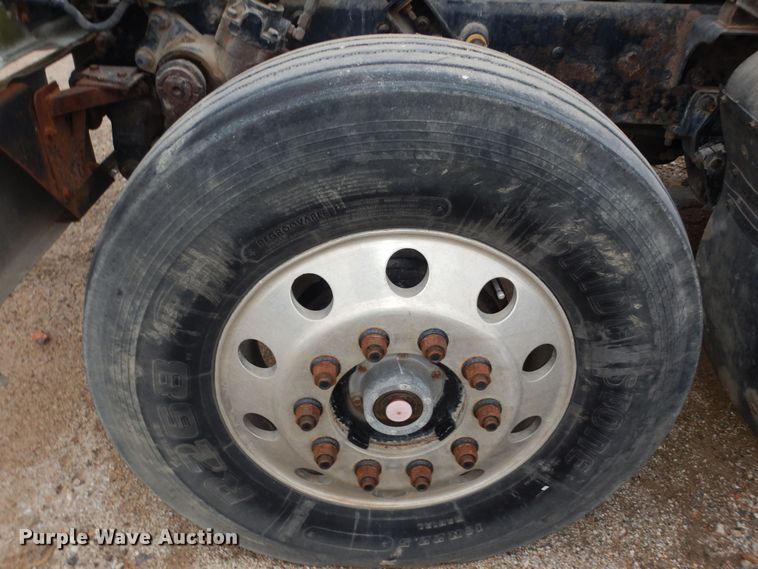 image for item DK7565 2000 Mack CH613 fertilizer delivery truck