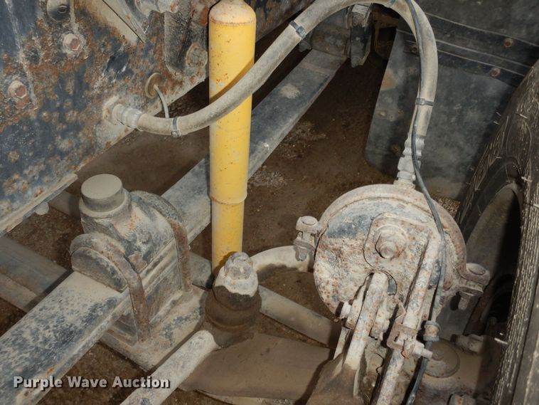 image for item DK7565 2000 Mack CH613 fertilizer delivery truck