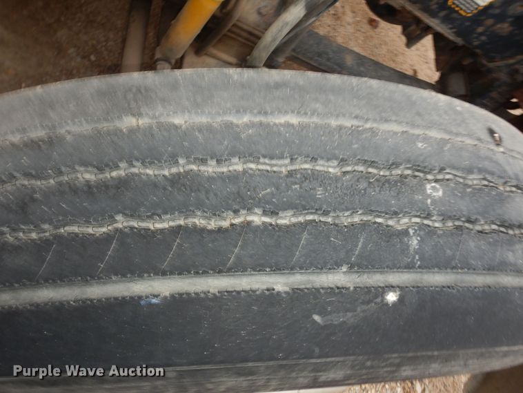 image for item DK7565 2000 Mack CH613 fertilizer delivery truck