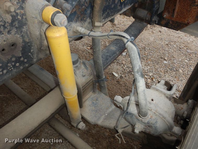 image for item DK7565 2000 Mack CH613 fertilizer delivery truck