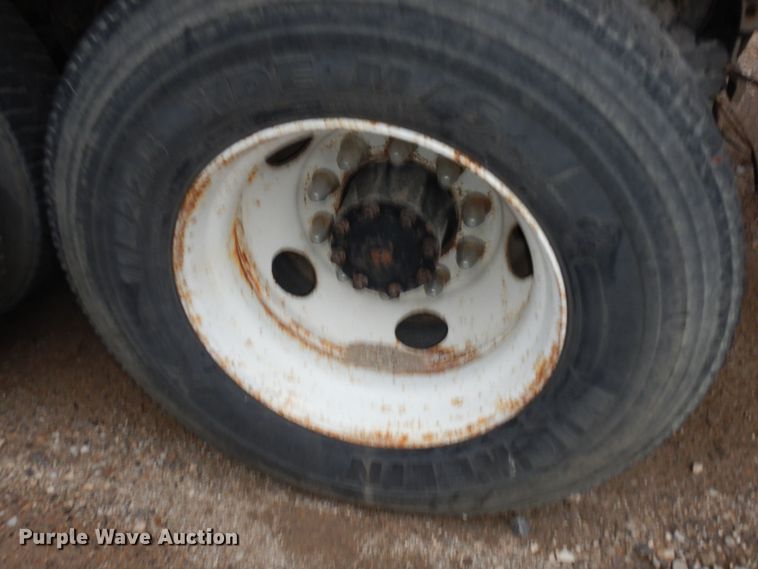 image for item DK7565 2000 Mack CH613 fertilizer delivery truck