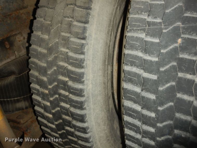 image for item DK7565 2000 Mack CH613 fertilizer delivery truck