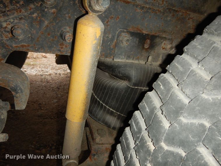 image for item DK7565 2000 Mack CH613 fertilizer delivery truck