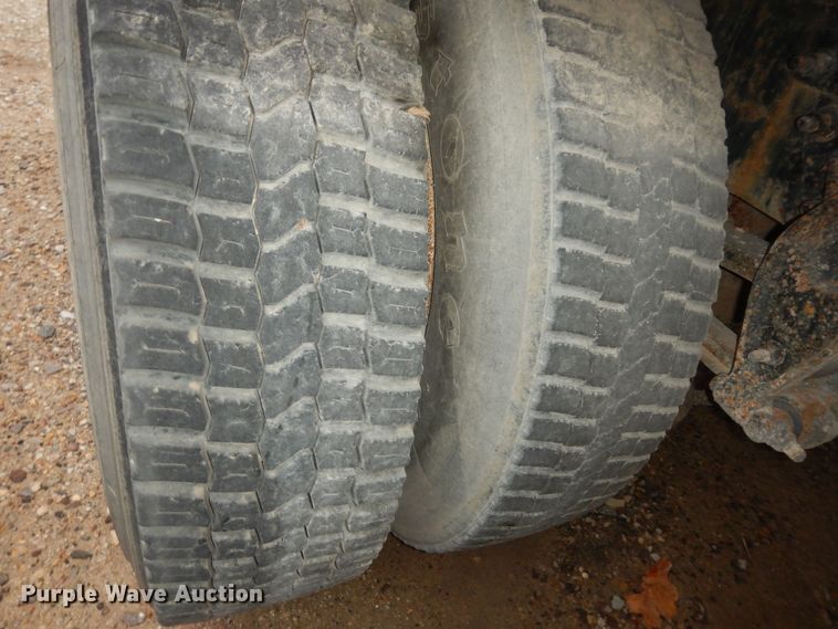 image for item DK7565 2000 Mack CH613 fertilizer delivery truck