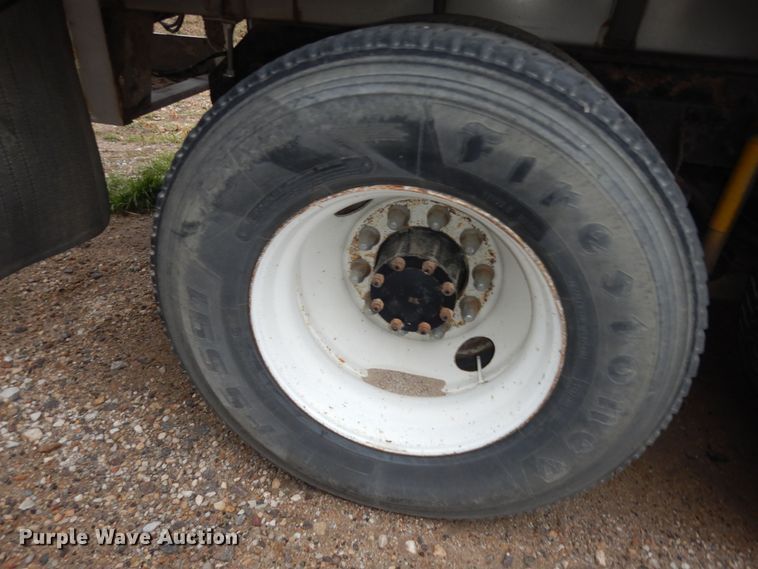 image for item DK7565 2000 Mack CH613 fertilizer delivery truck