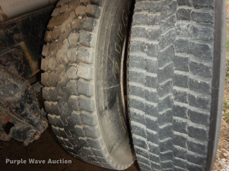 image for item DK7565 2000 Mack CH613 fertilizer delivery truck