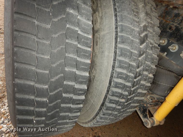 image for item DK7565 2000 Mack CH613 fertilizer delivery truck