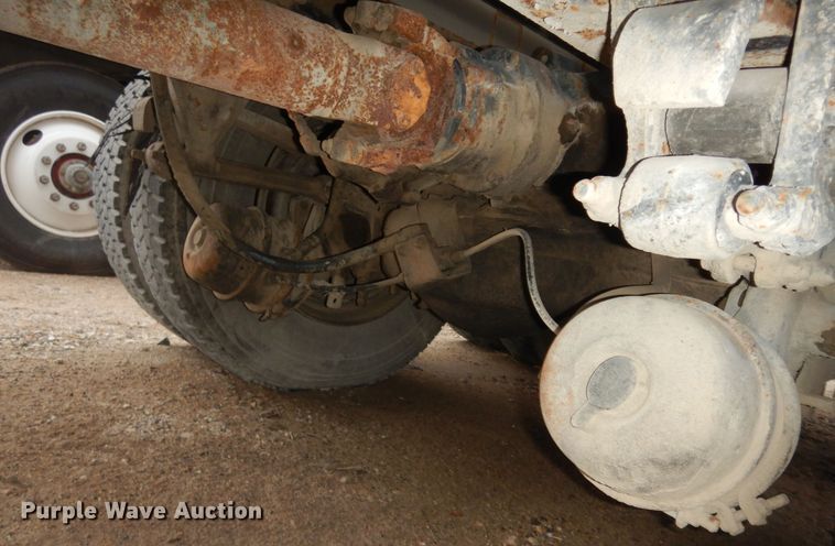 image for item DK7565 2000 Mack CH613 fertilizer delivery truck