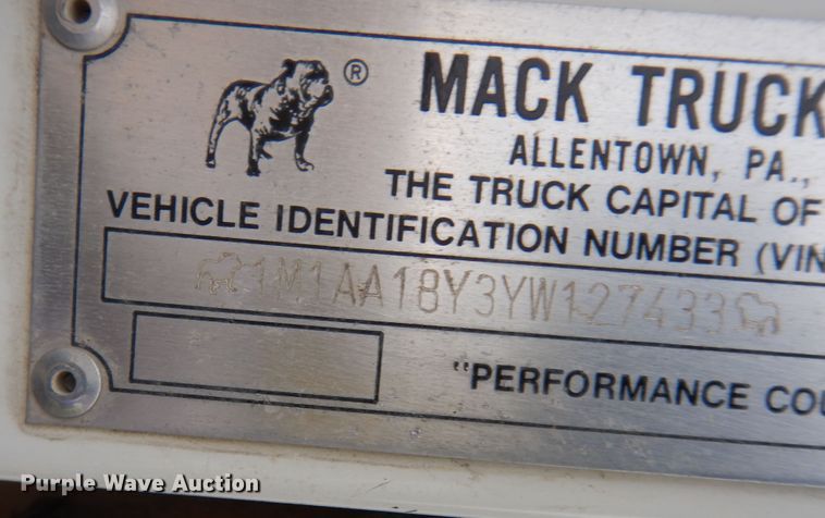 image for item DK7565 2000 Mack CH613 fertilizer delivery truck