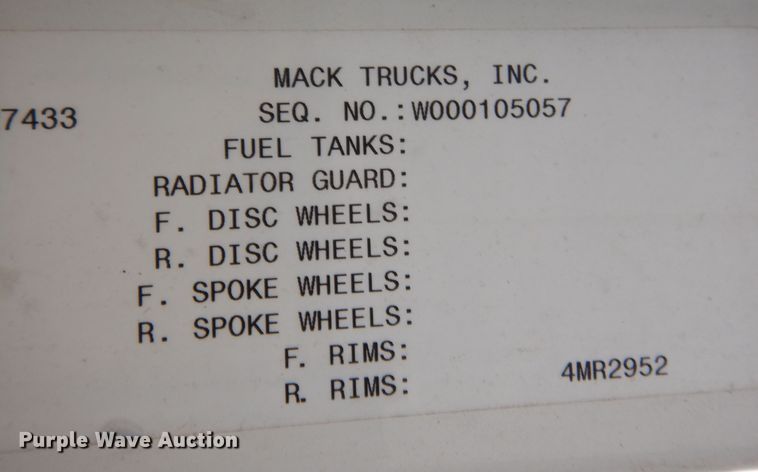 image for item DK7565 2000 Mack CH613 fertilizer delivery truck