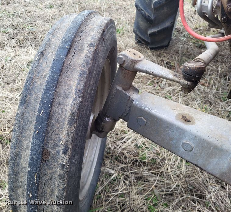 image for item DO3533 Massey Ferguson 210  tractor