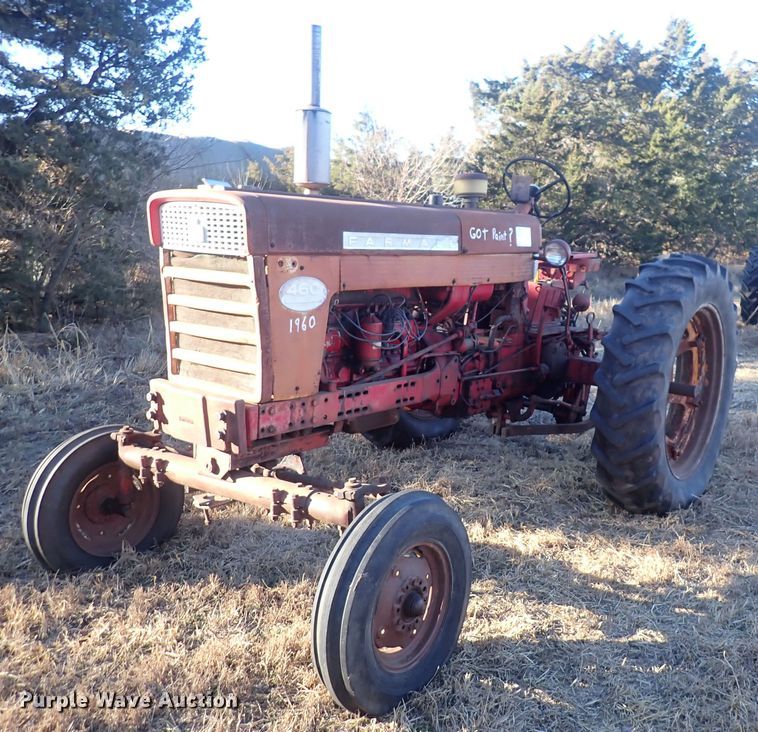 image for item DQ3871 1960 International Harvester McCormick Farmall 460  tractor