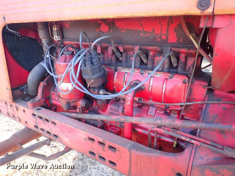 image for item DQ3871 1960 International Harvester McCormick Farmall 460  tractor