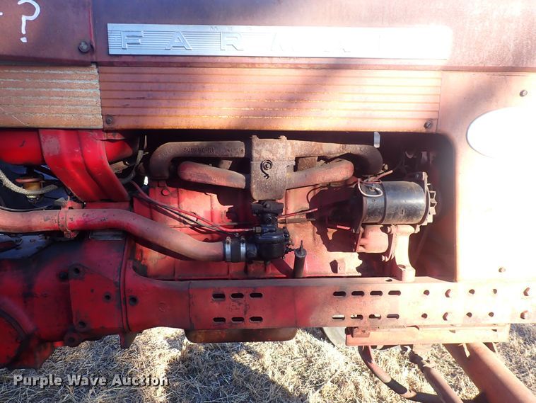 image for item DQ3871 1960 International Harvester McCormick Farmall 460  tractor