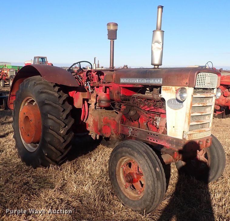 image for item DQ3872 International 660  tractor