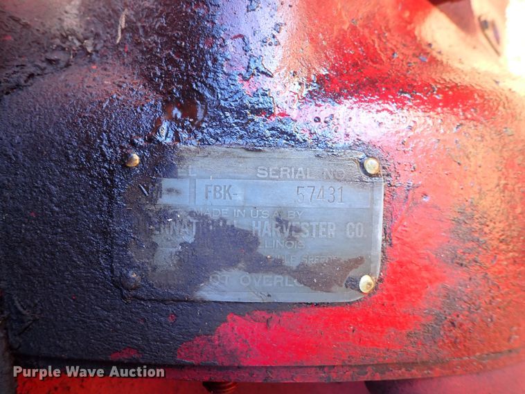 image for item DQ3873 1942 International Harvester Farmall M  tractor