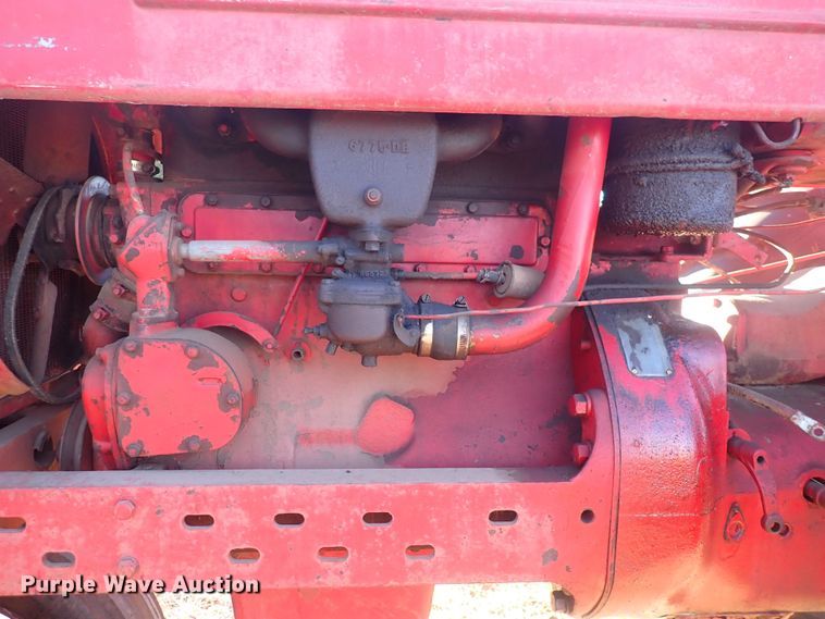 image for item DQ3873 1942 International Harvester Farmall M  tractor