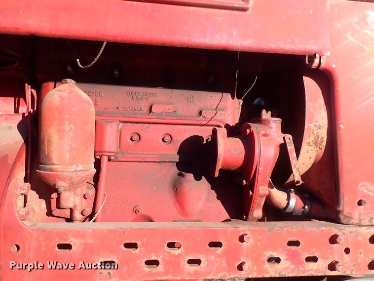 image for item DQ3873 1942 International Harvester Farmall M  tractor