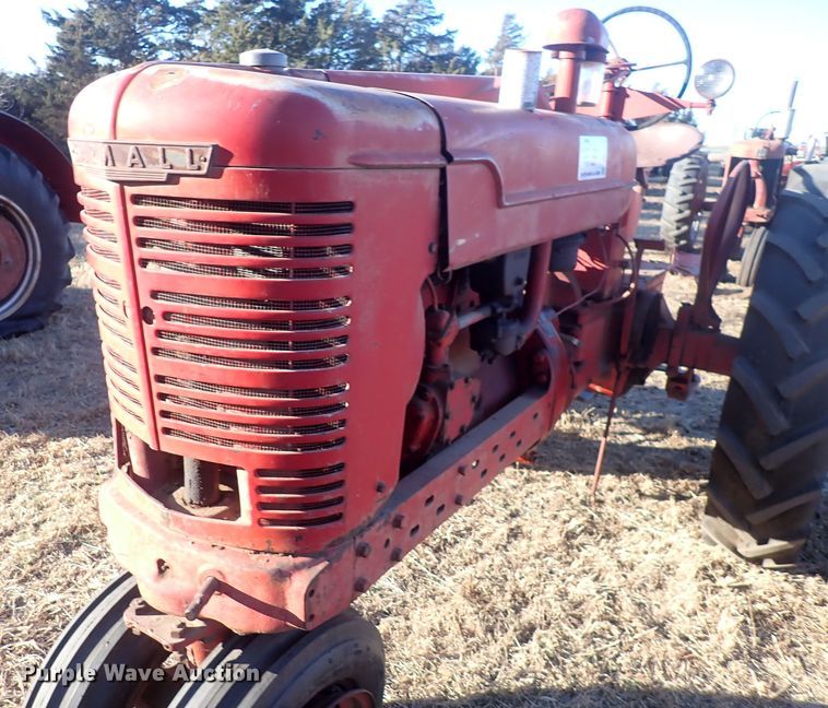 image for item DQ3873 1942 International Harvester Farmall M  tractor