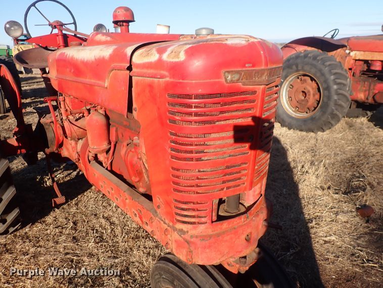 image for item DQ3873 1942 International Harvester Farmall M  tractor